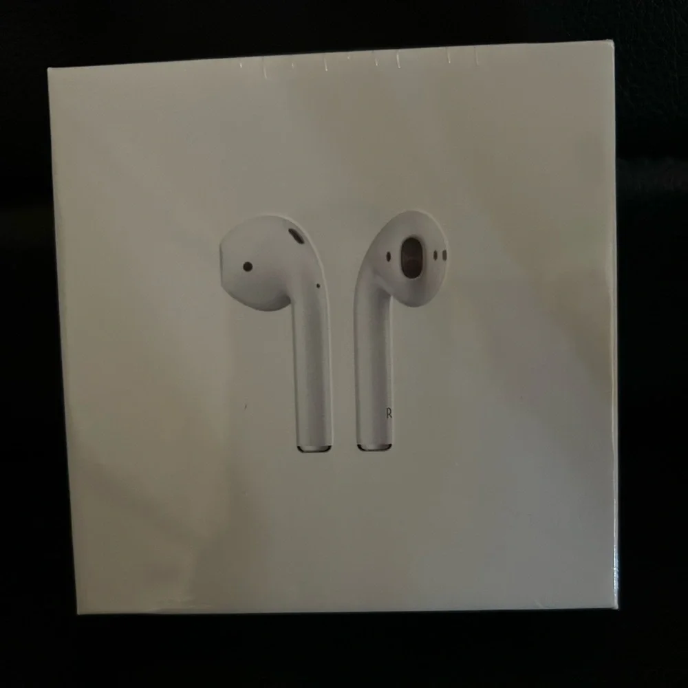 AirPods Wireless 🛜 Charging Case 🍎 - Picture 3 of 10